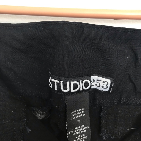 Black dress pants . - Picture 4 of 5